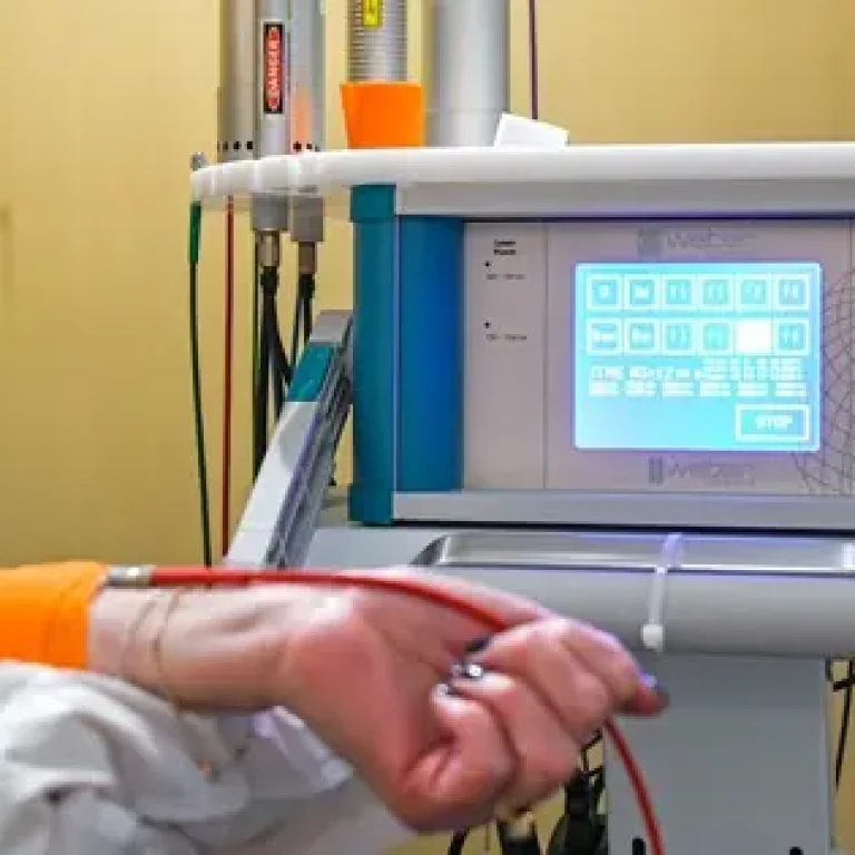 intravenous-photobiomodulation-weber-laser